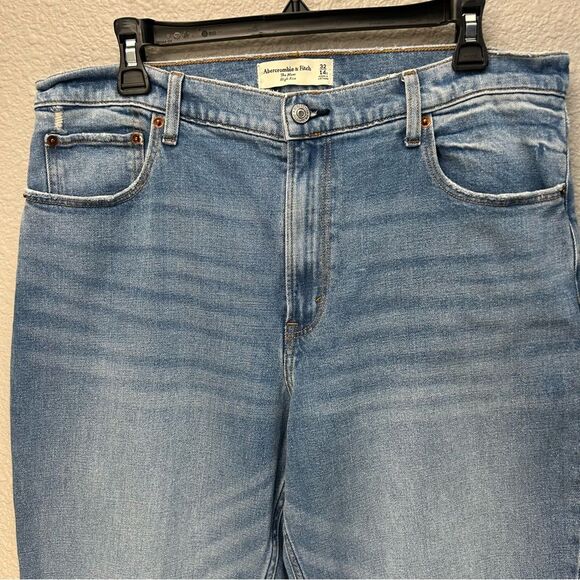 Abercrombie & Fitch The Mom High Rise Jeans Women 32/14S Light Wash Straight - Picture 14 of 15